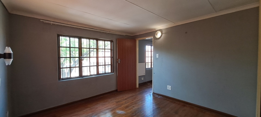 To Let 1 Bedroom Property for Rent in Staffords Hill Free State